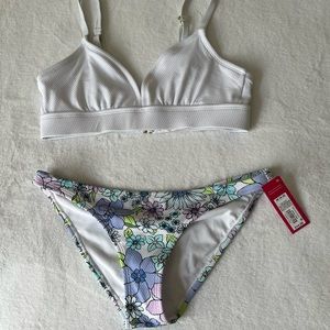 2-Piece Set Bikini swim suit (Size MEDIUM)